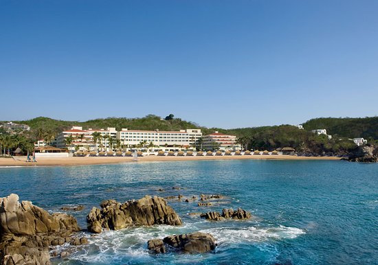 Top Huatulco All-Inclusive Resorts for Families